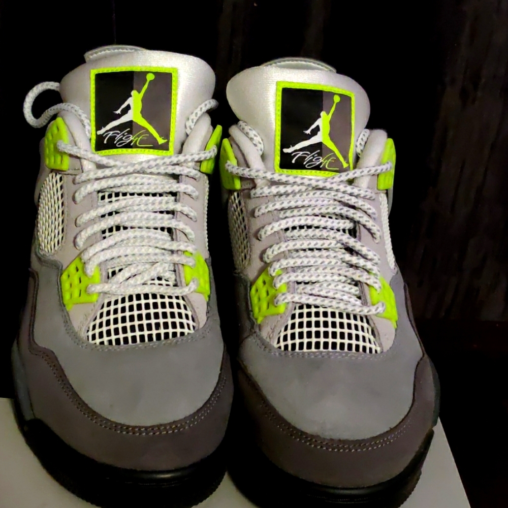 Jordan 4 Retro SE